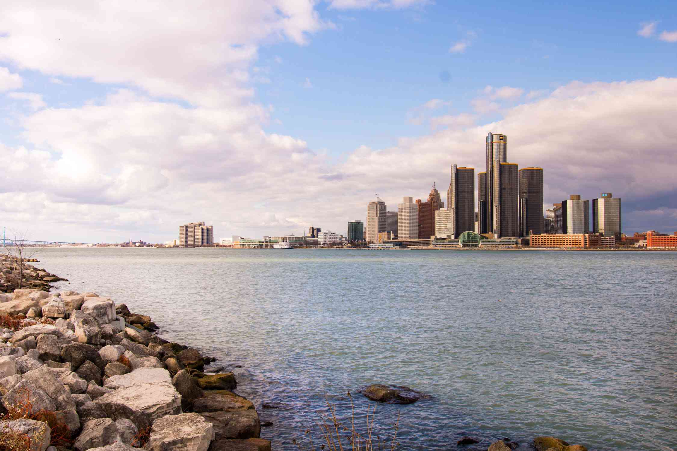 Is Detroit Tap Water Safe to Drink? Tap water & safety quality